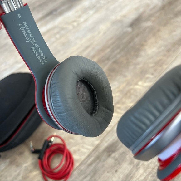 Beats by Dre Solo Wired Headphones - Red Special Edition - Picture 11 of 11
